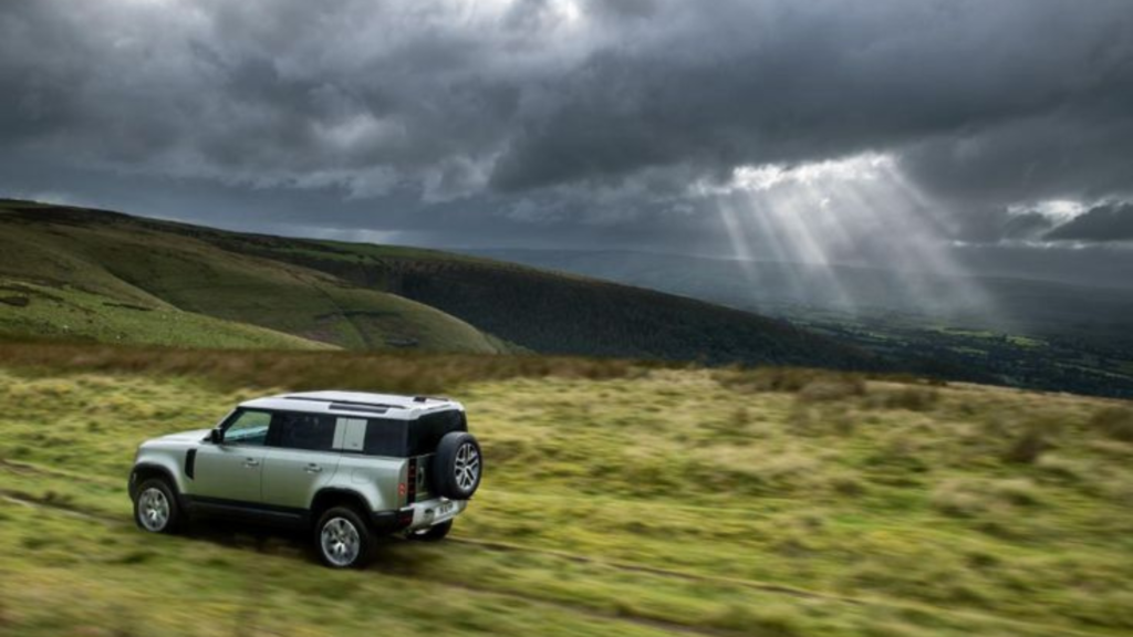 Land-Rover Introduces Plug Hybrid for The Future of Sustainable Off-Roading